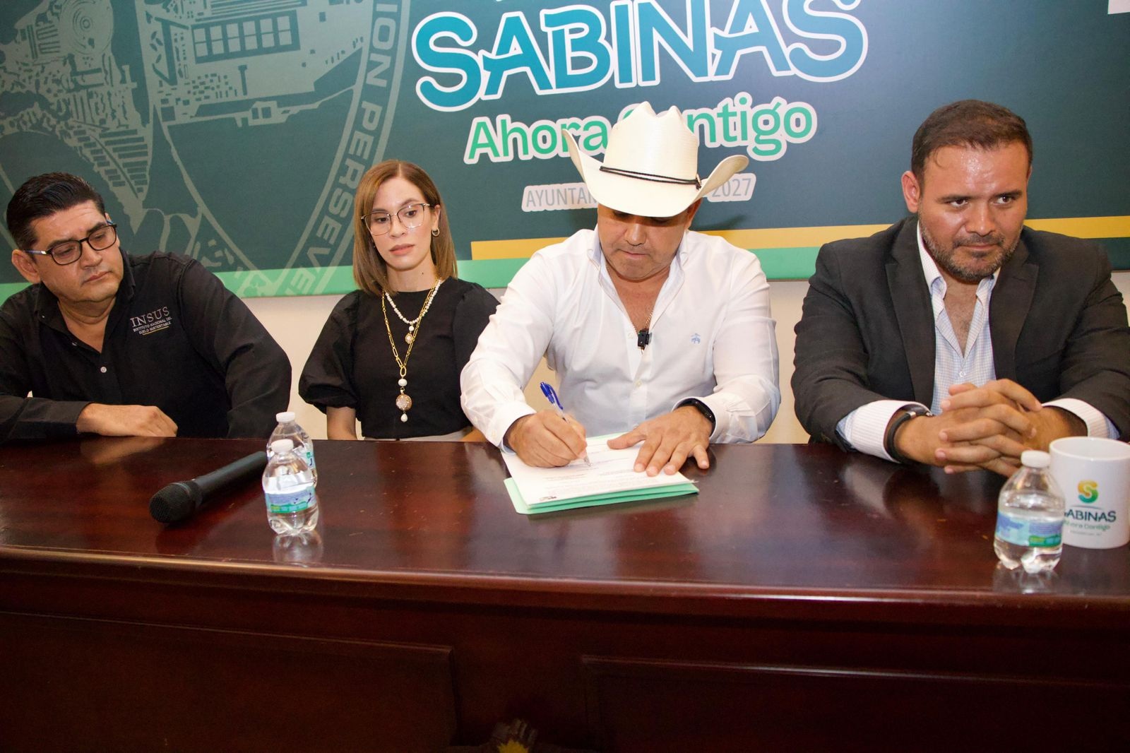 Firma Chano convenio histórico con CONAVI