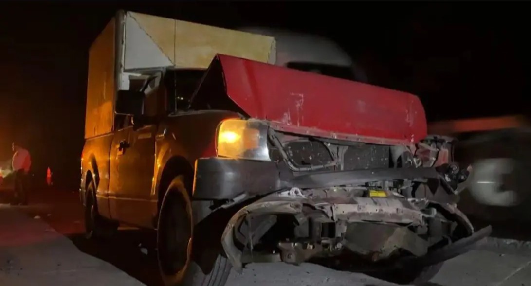 Arrolla y mata tráilero a motociclista; huye