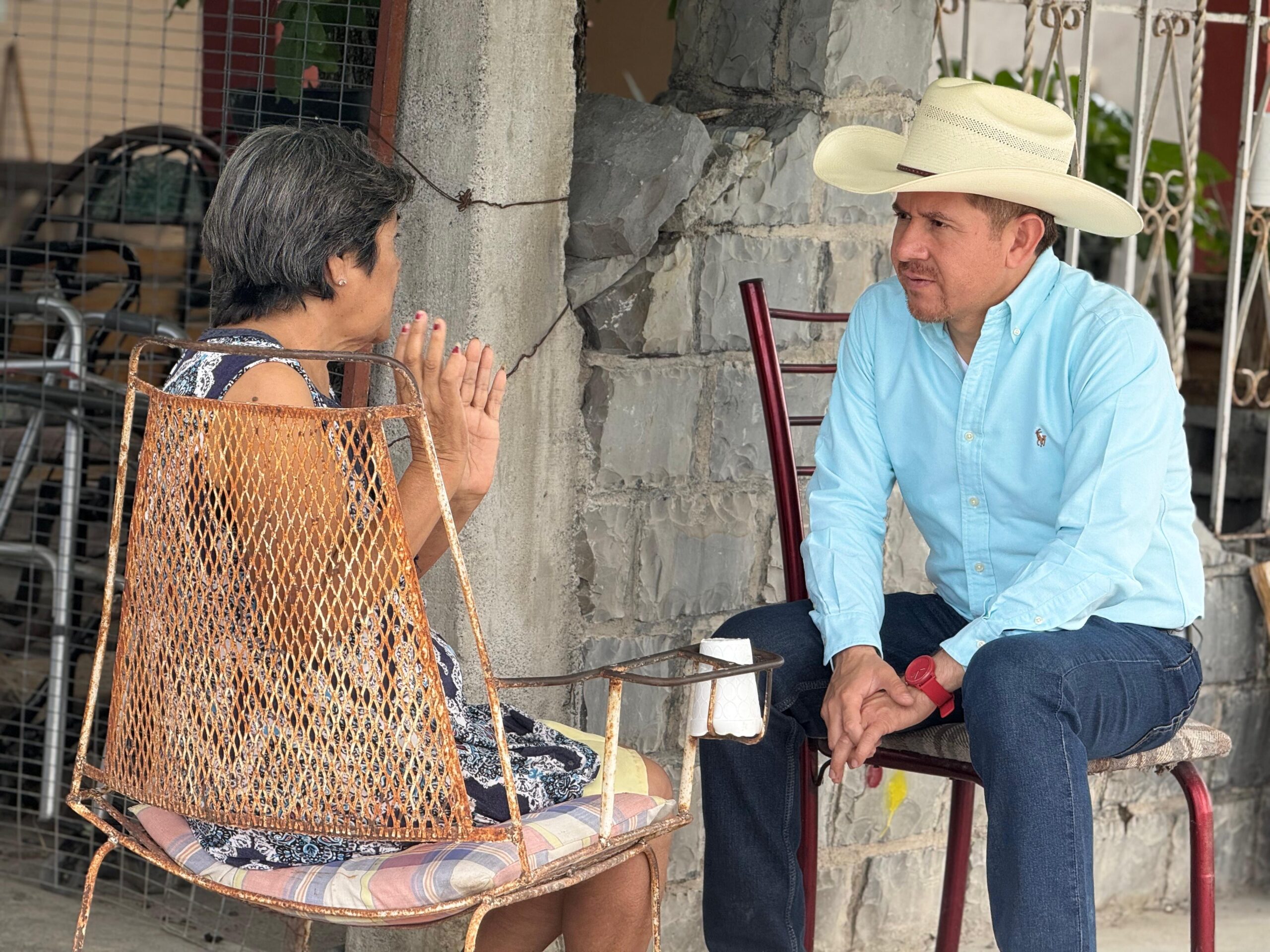 Lleva Hugo apoyo a población vulnerable