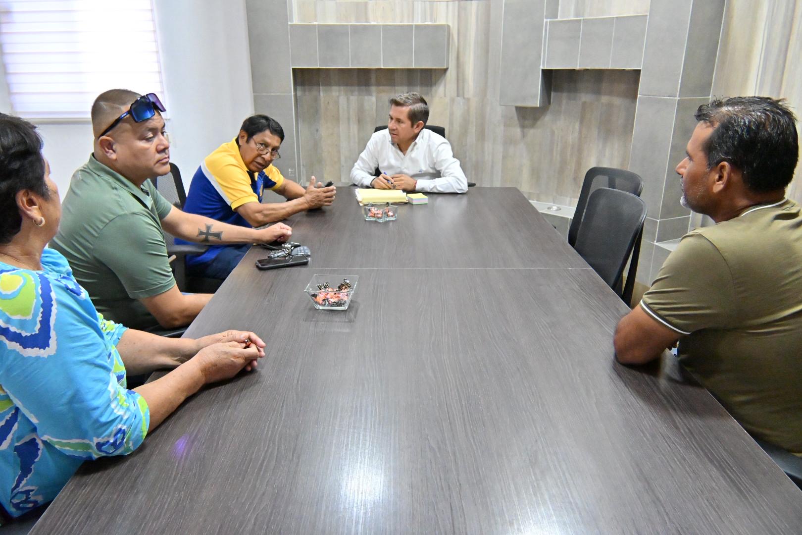 Atiende Hugo en “Lunes Ciudadano”