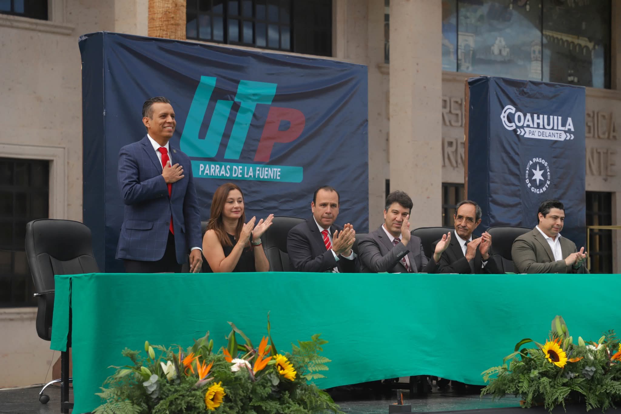 Entrega UTP la novena generación de egresados