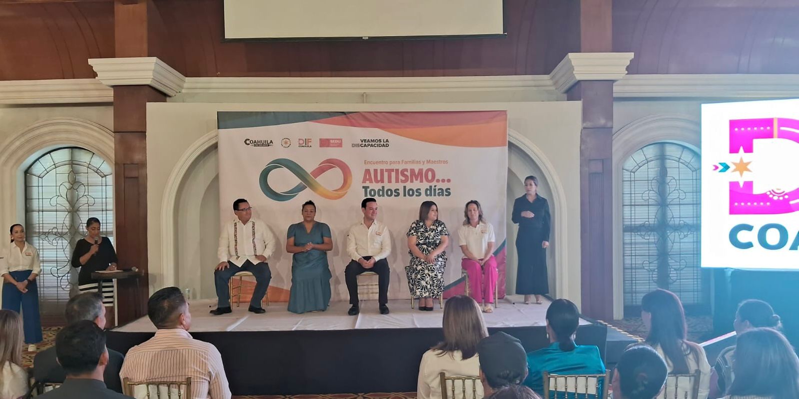 La alcaldesa Adriana Valdéz impulsa la participación de familias de Ocampo en el encuentro “Autismo todos los días” en Torreón