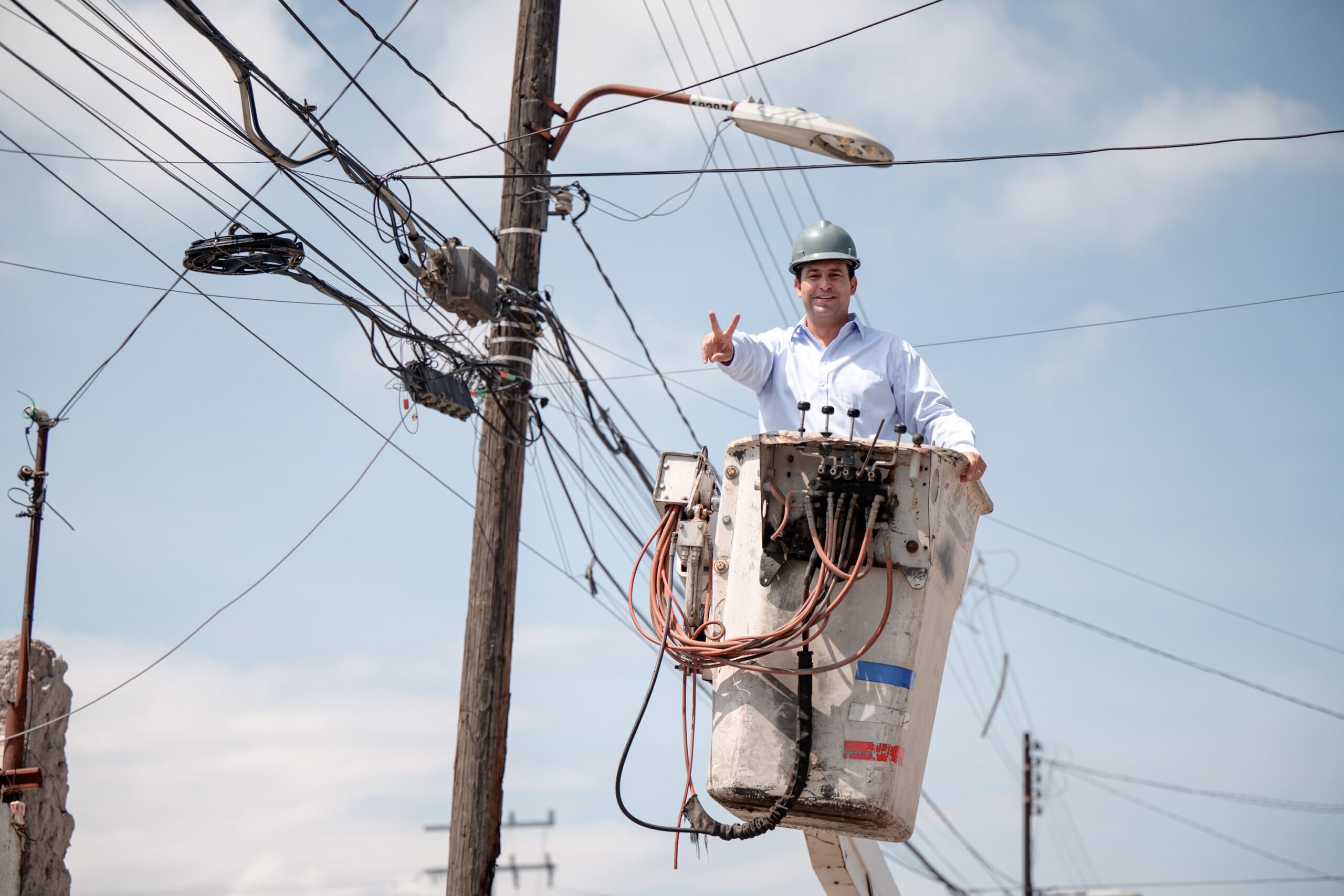Arranca Javier programa de retiro de cableado en desuso en Distrito Centro