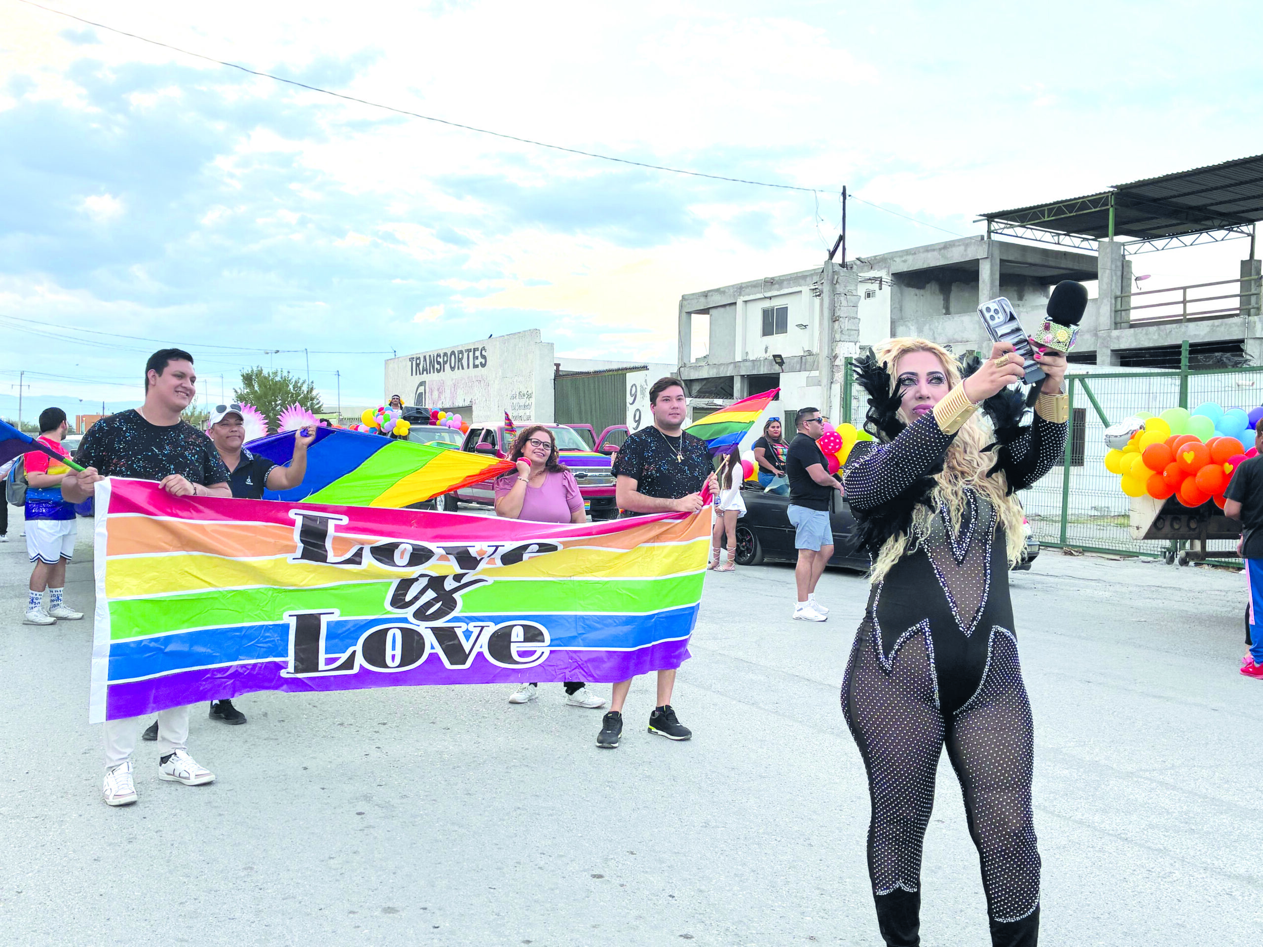 SE LLENA FRONTERA DE COLORES Y ORGULLO