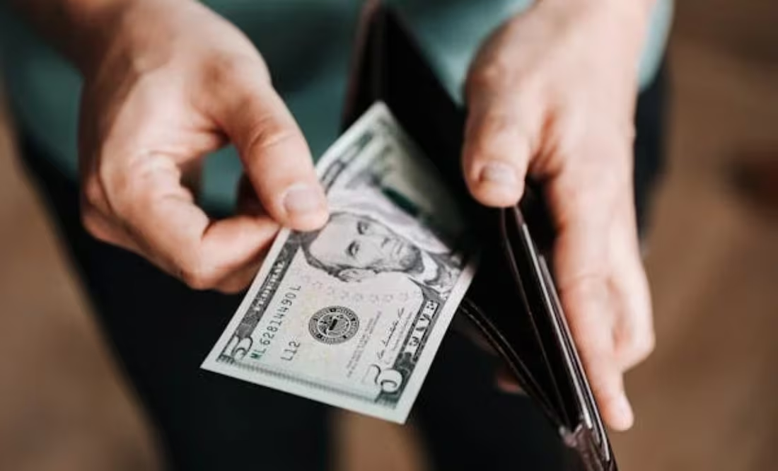Precio  del  dólar  hoy  11  de  junio  de  2025