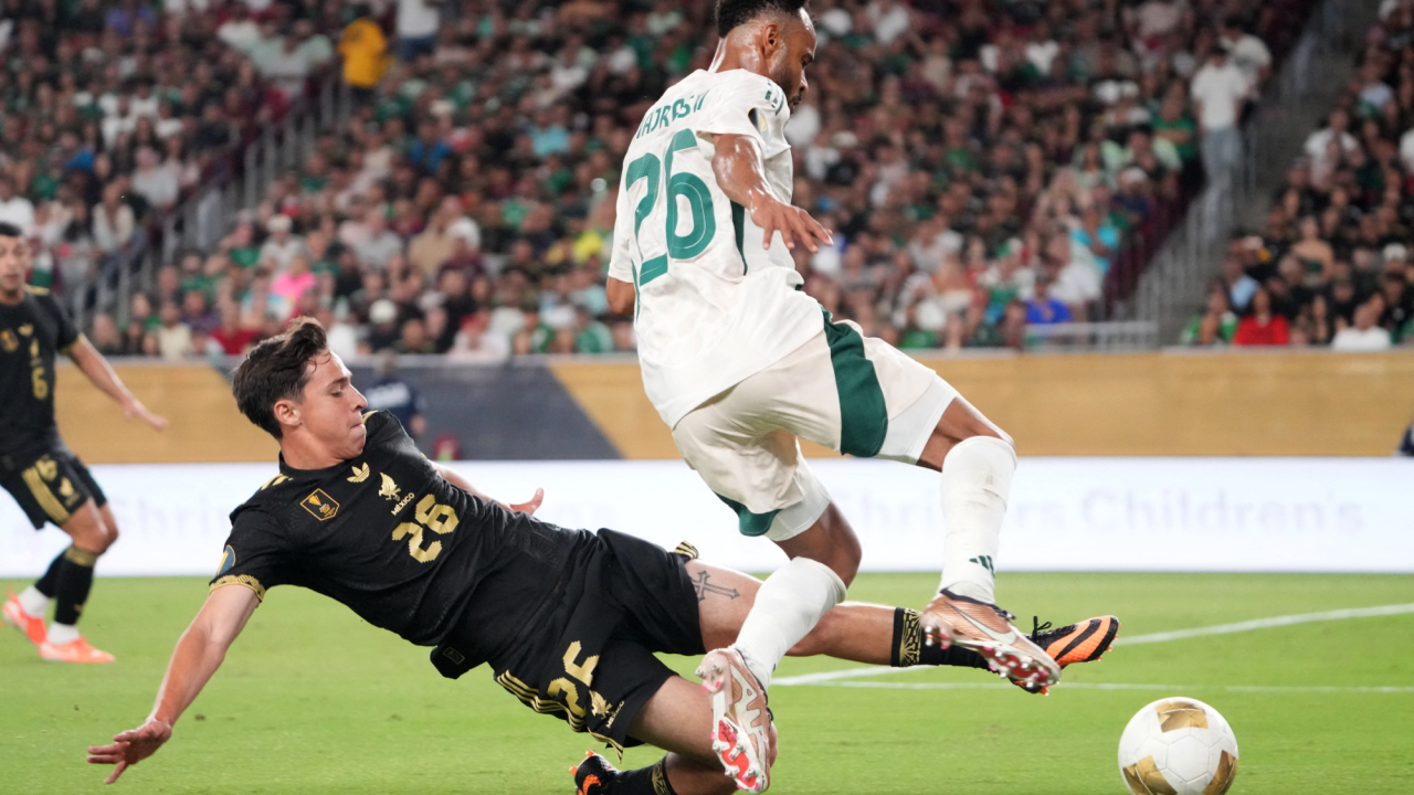 México avanza a semifinal de Copa Oro con triunfo 2-0 sobre Arabia Saudita