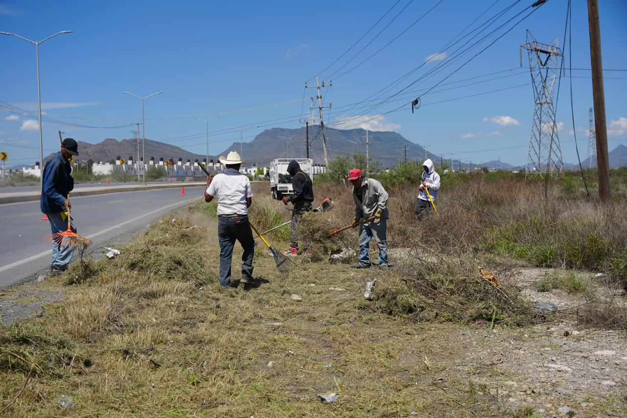 Realizan trabajos integrales de limpieza en colonias y vialidades de Ramos Arizpe