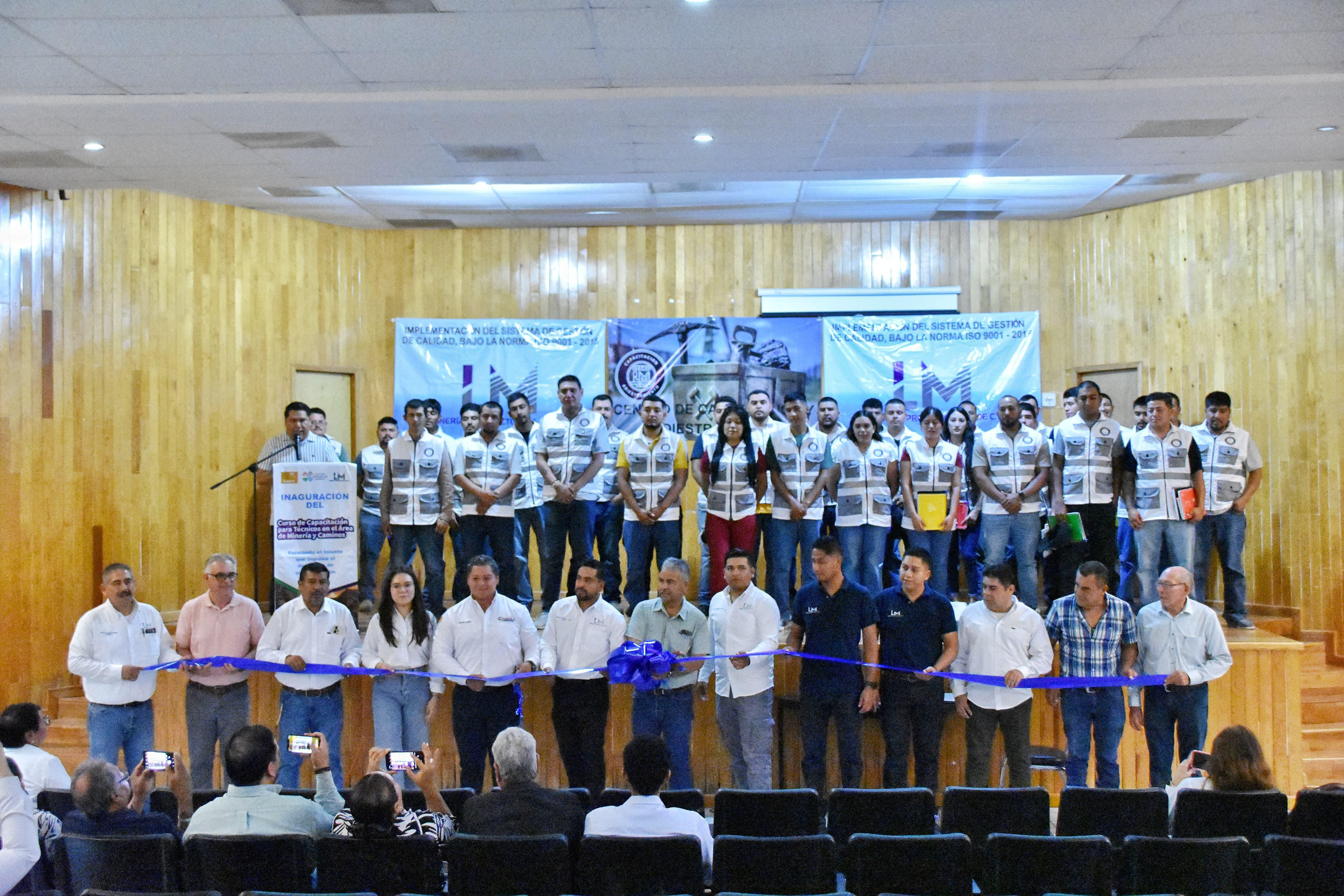 GOBIERNO MUNICIPAL Y LM MINERÍA APUESTAN POR LA PREPARACIÓN Y EL FUTURO DE CUATRO CIÉNEGAS