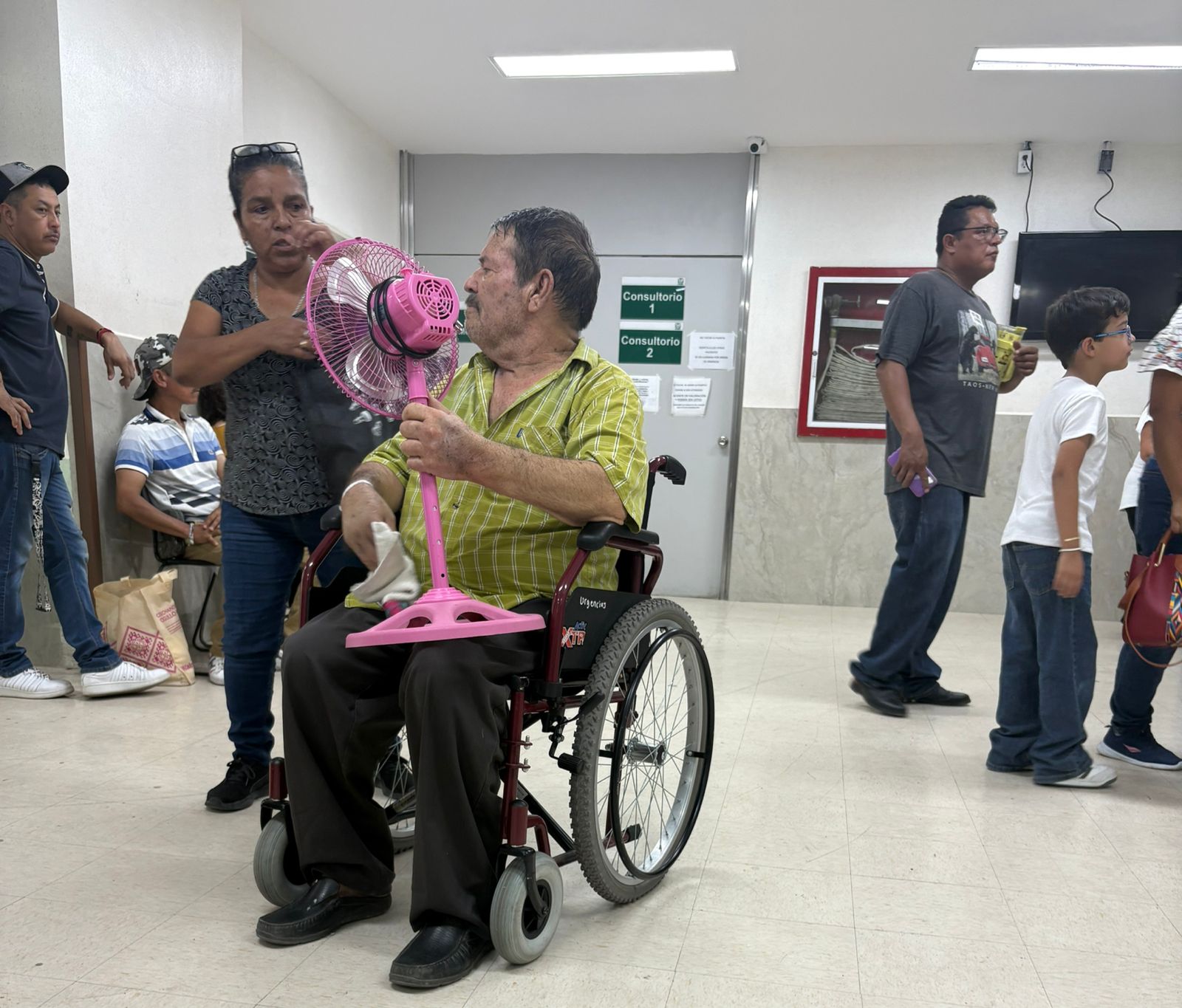 Sufren también calor extremo en Pediatría
