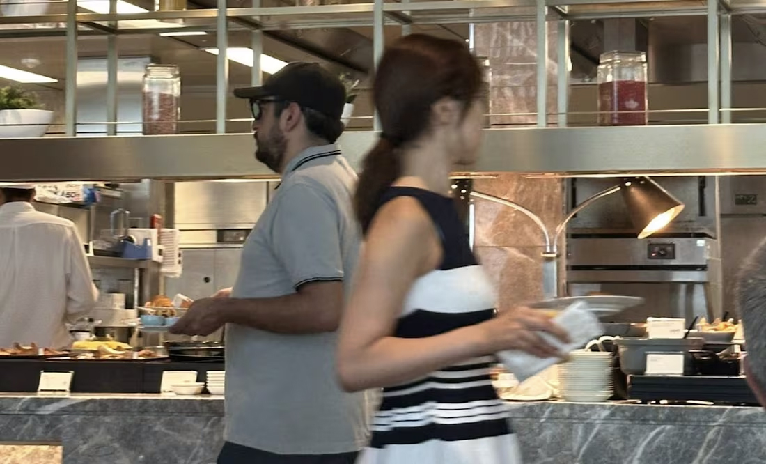 Andy López Beltrán es visto en un lujoso hotel de Tokyo