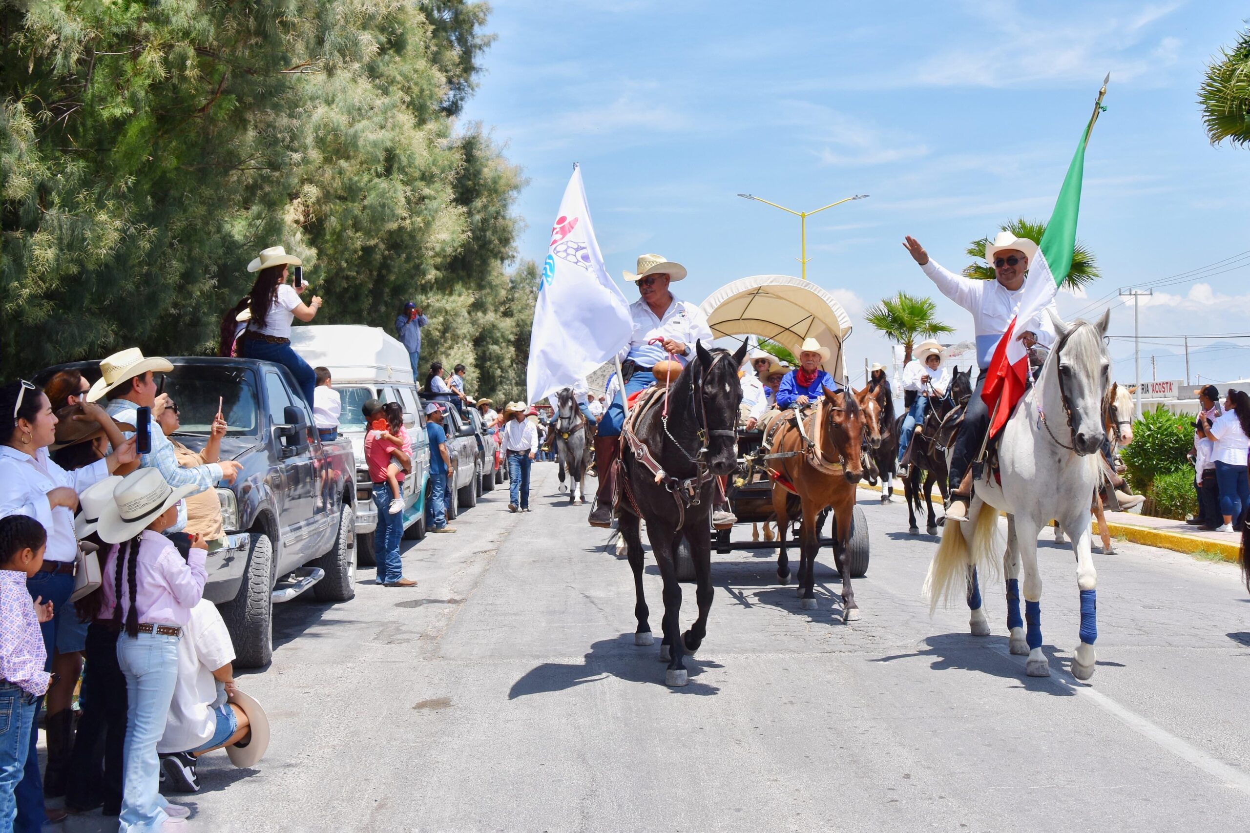 Se une Cuatro Ciénegas en tradicional cabalgata