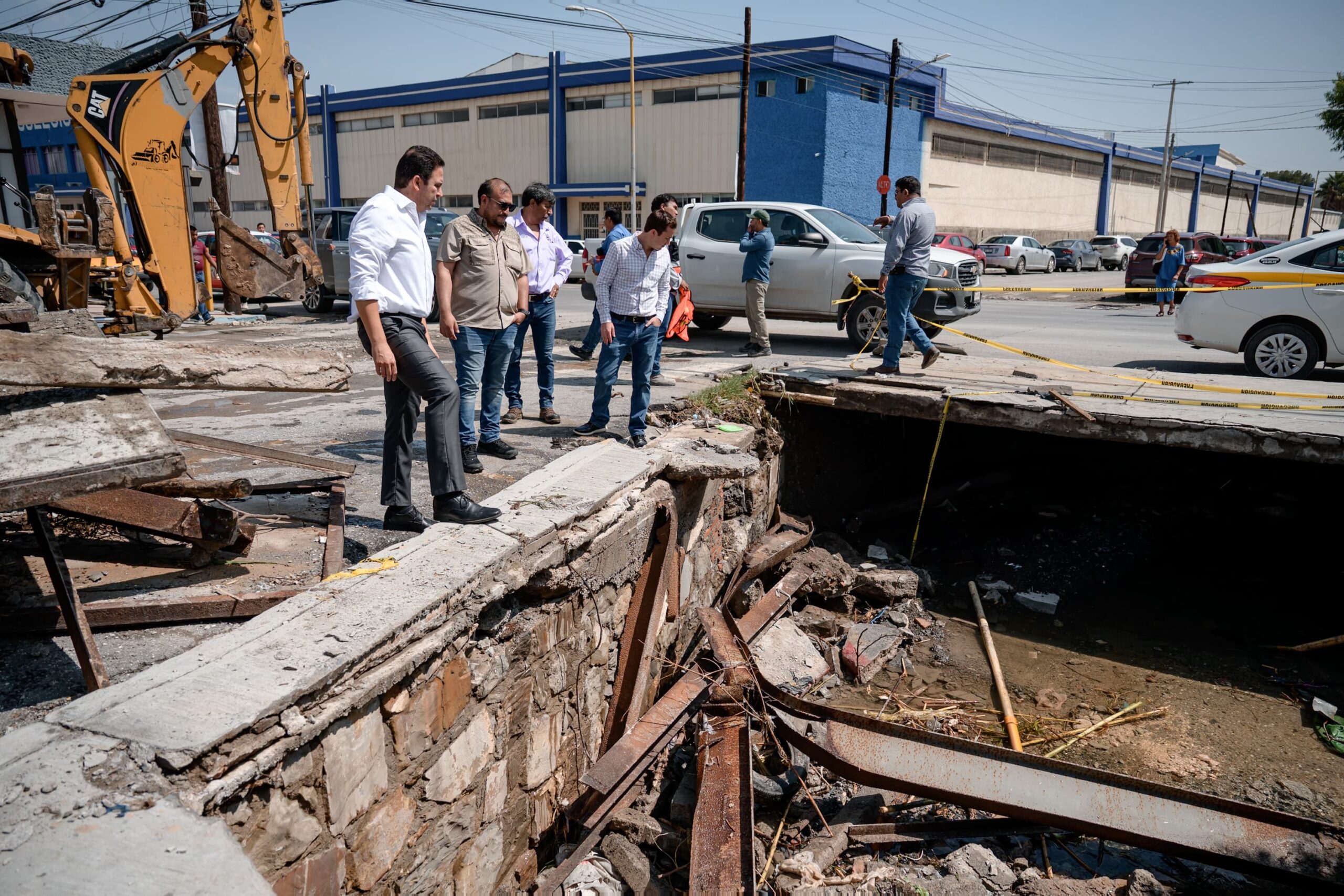 Remueven escombros en Saltillo y rehabilitan calles