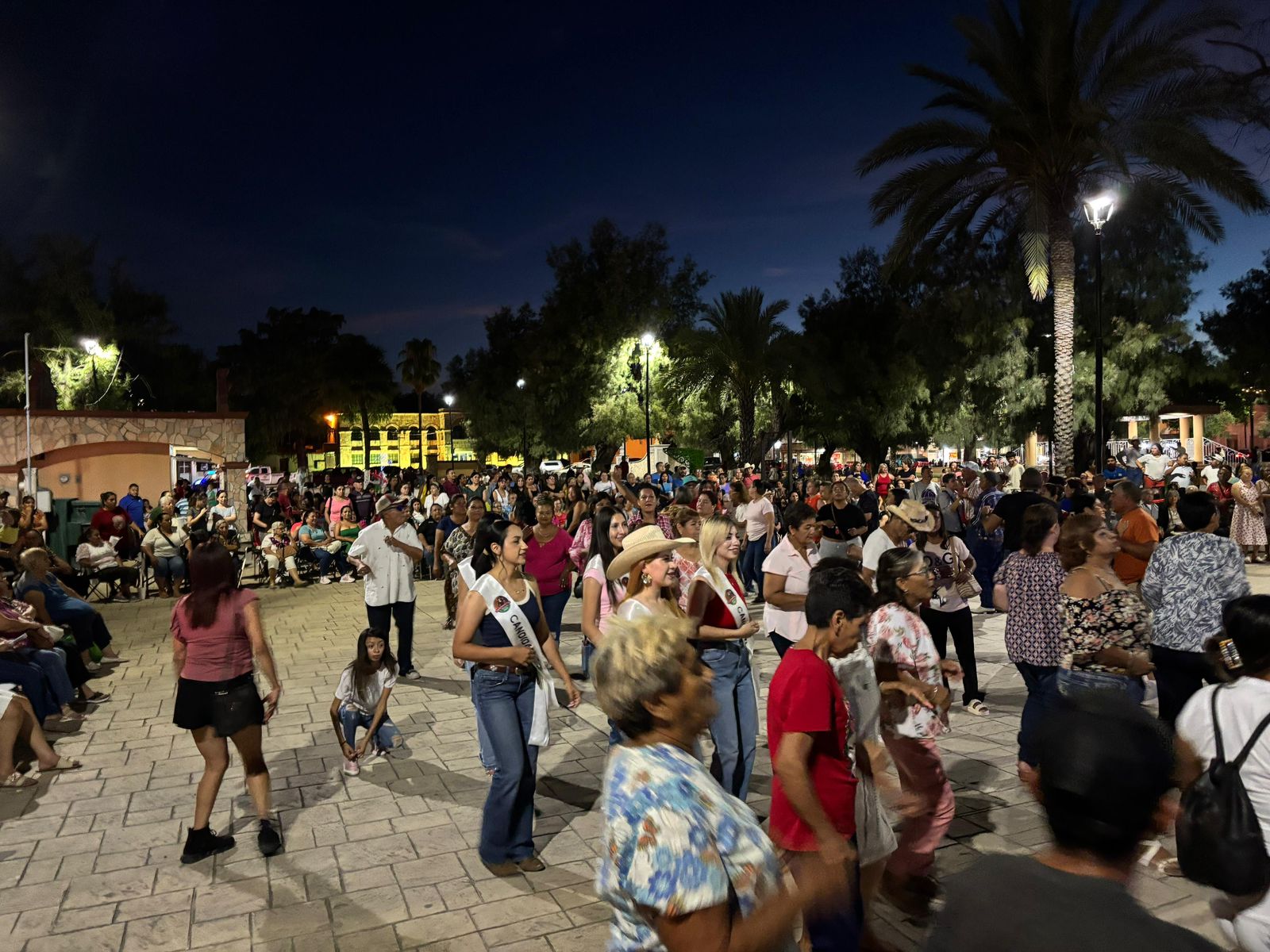 Ritmo y alegría unen a Múzquiz y a Palaú
