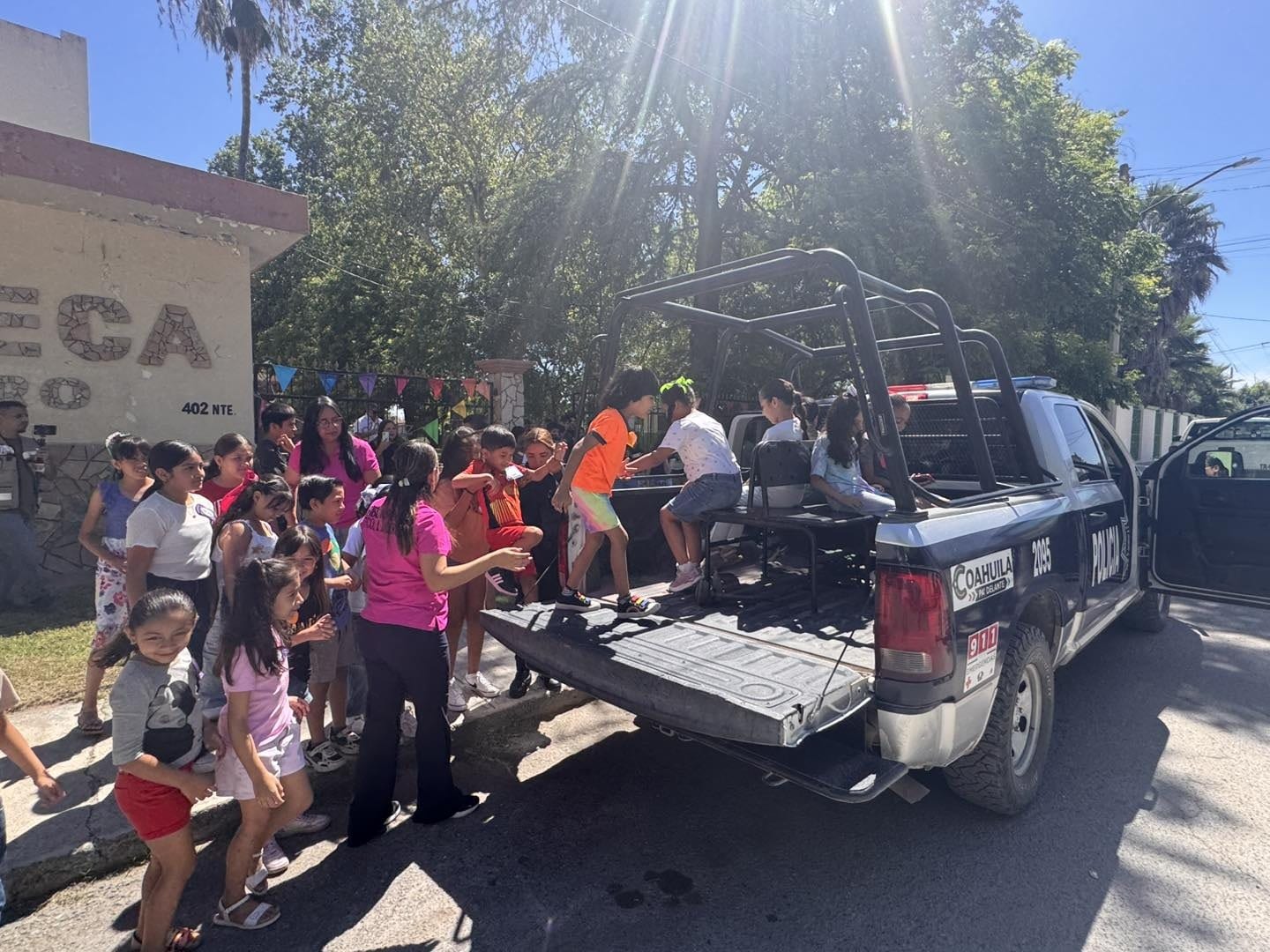 Sorprenden a niños policías de Múzquiz