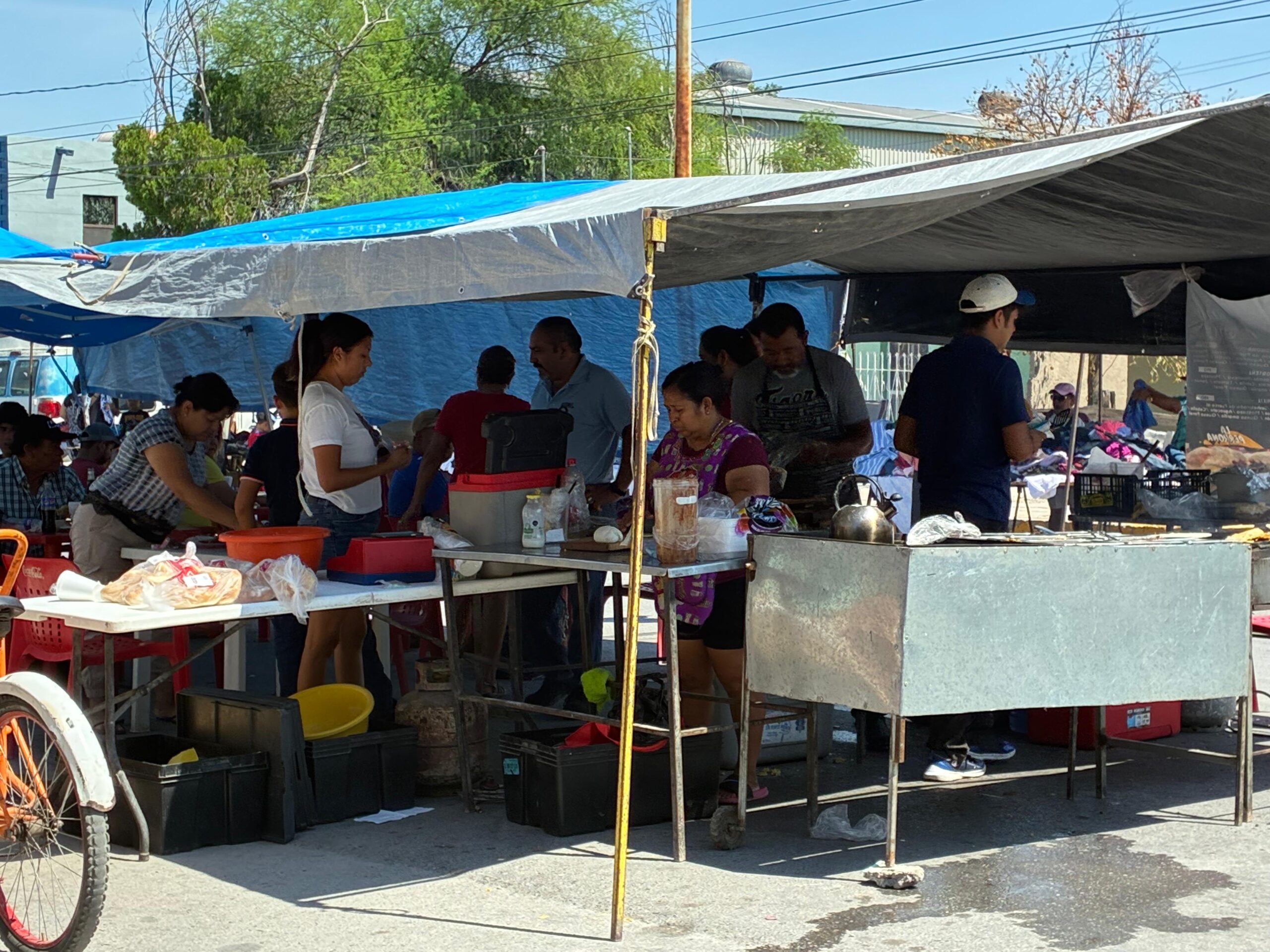 Y lleva PC recorridos de revisión a puestos