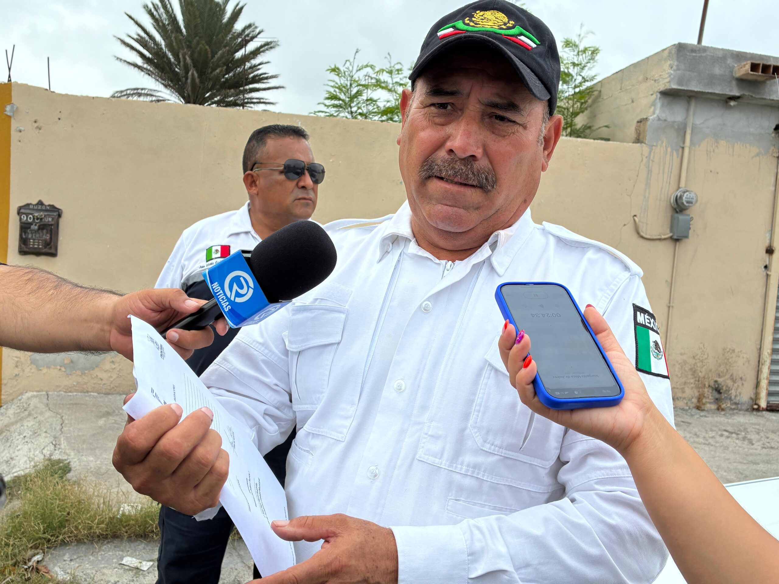 Firman 75 taxistas cartas compromiso