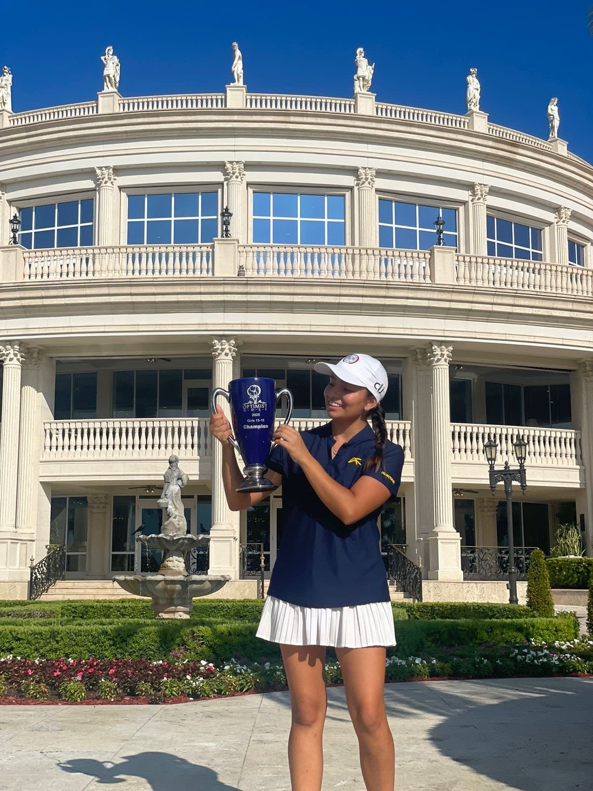Paloma Ibarra gana torneo de golf en EU