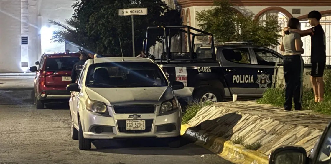 Fallece mujer dentro de su camioneta