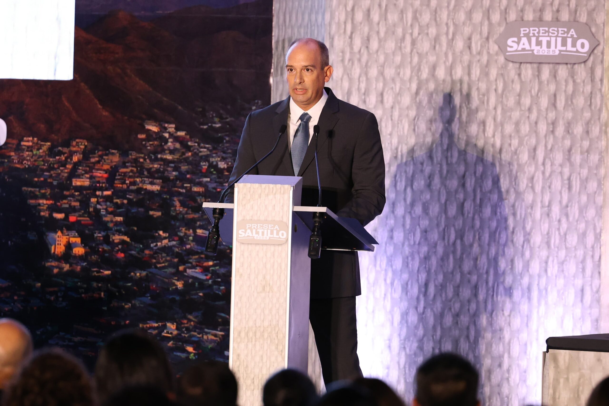 Honran en Saltillo a ciudadanos ejemplares
