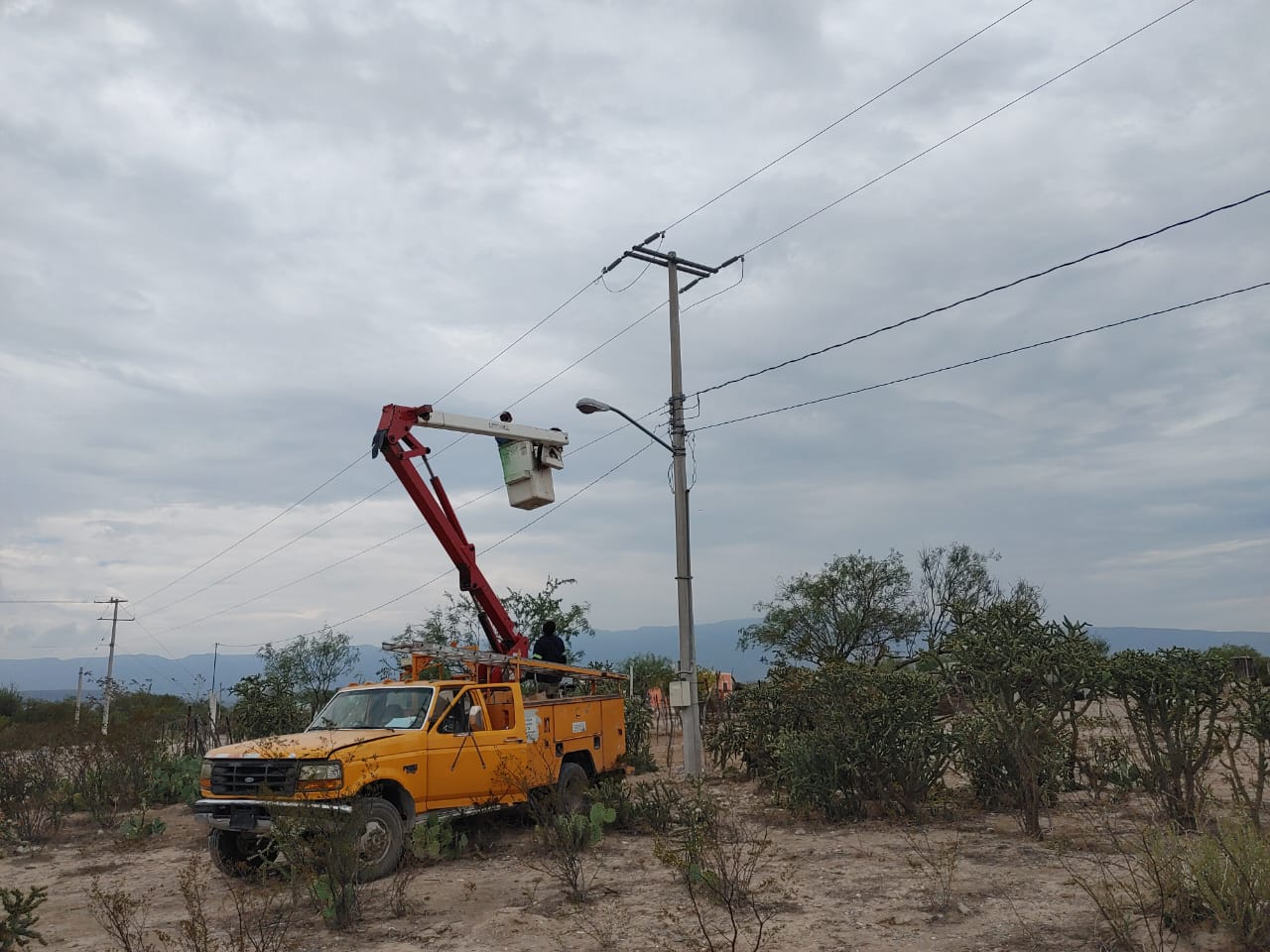 Atiende Yesica Sifuentes peticiones del Ejido Presa Rodríguez