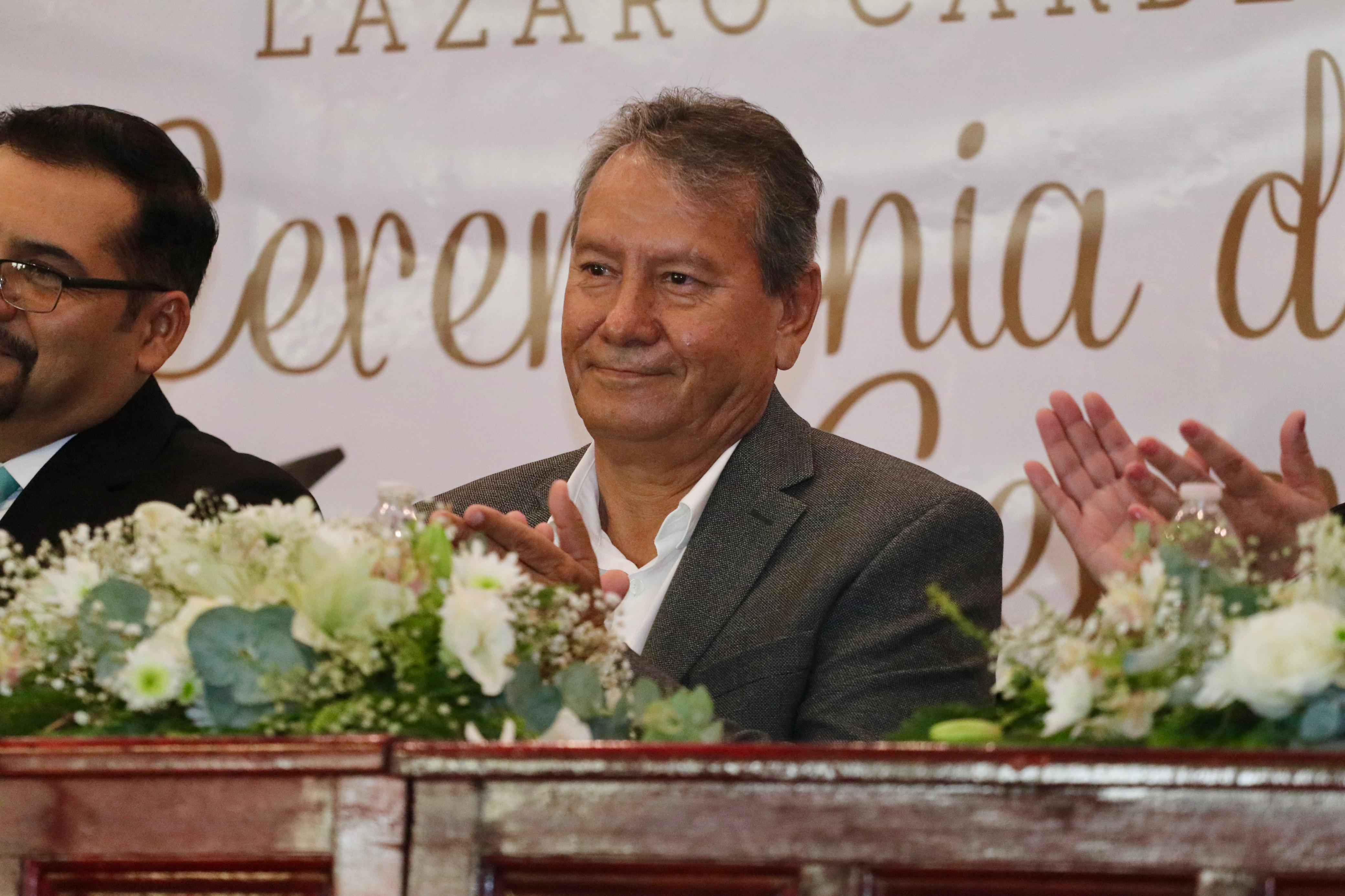 En apoyo a la educación, “nos hemos volado la barda”: Óscar Ríos