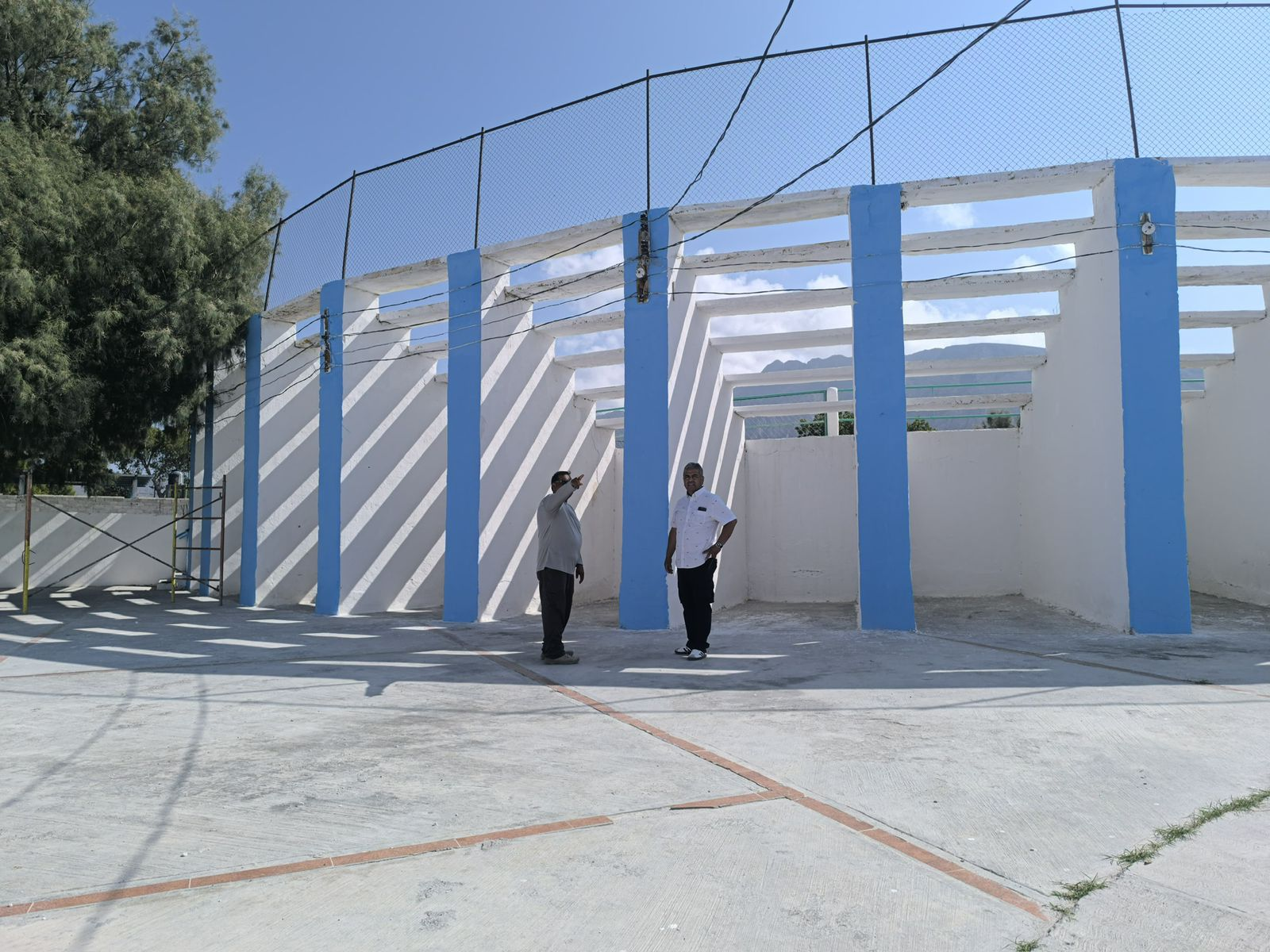 SUPERVISA VÍCTOR LEIJA REHABILITACIÓN DE LA PLAZA DE TOROS PARA FERIA DE LA UVA 2025