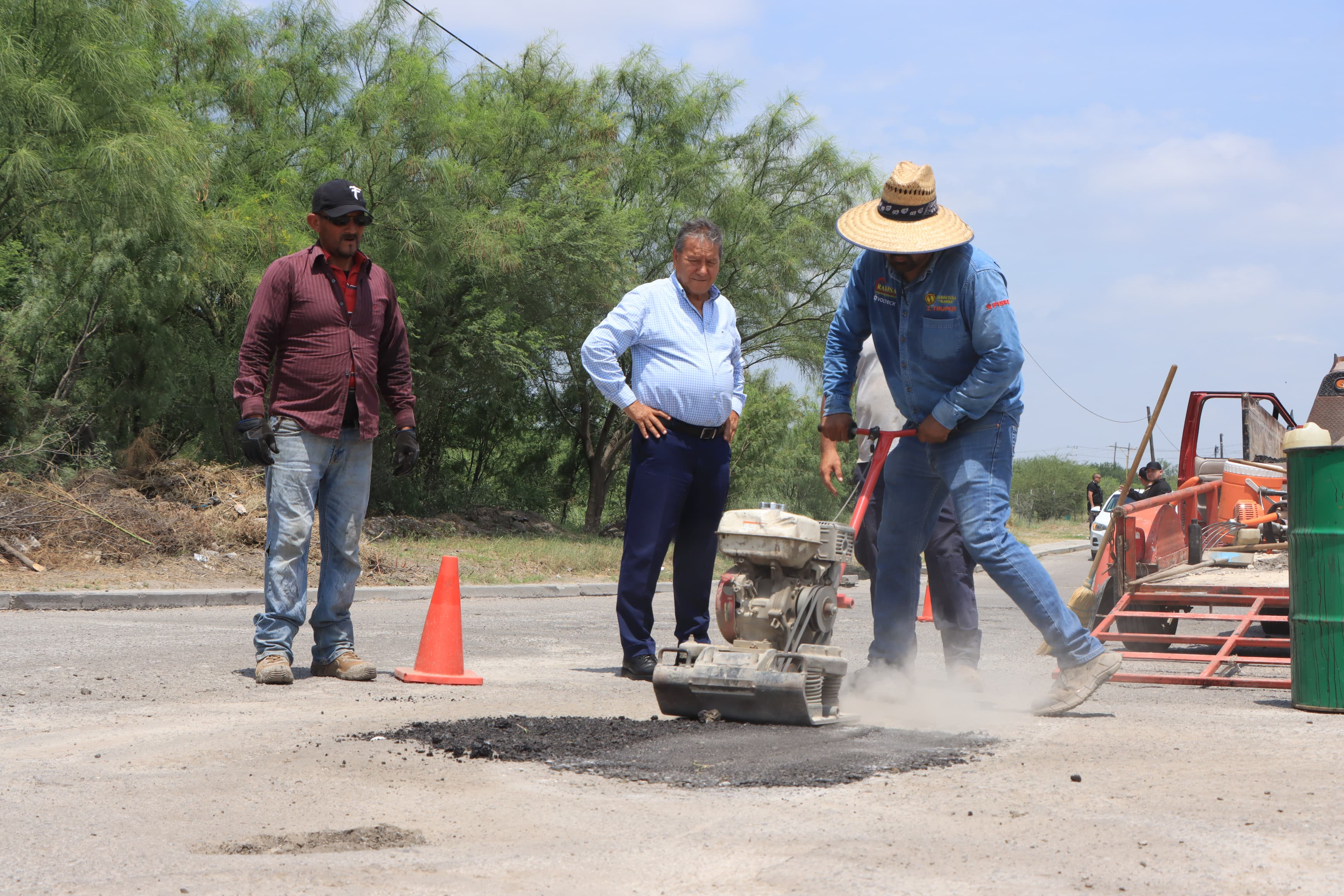 Refuerza Óscar Ríos campaña permanente de bacheo