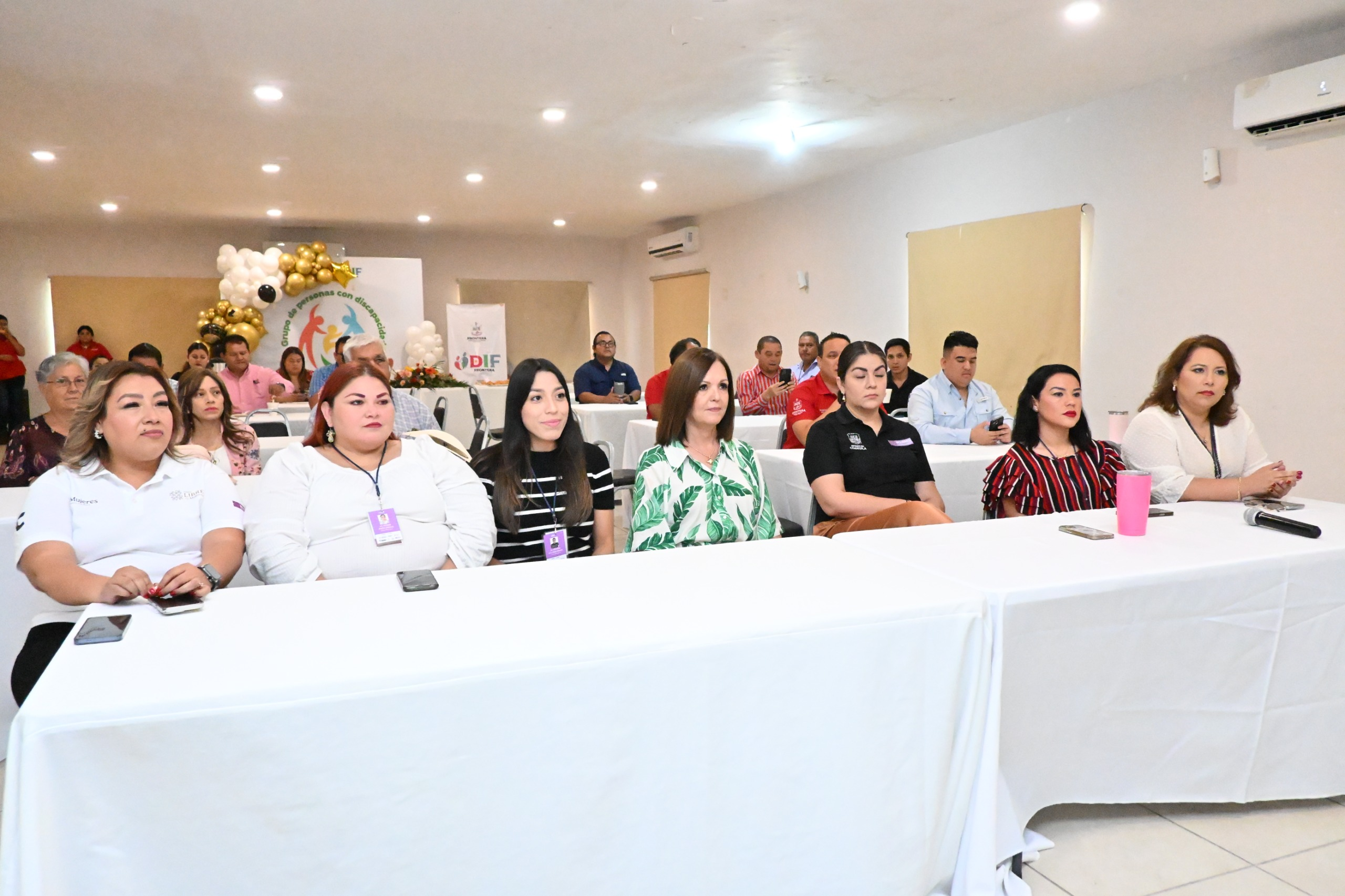 Sari Pérez presenta programa  LIBRE a directores y coordinadores municipales