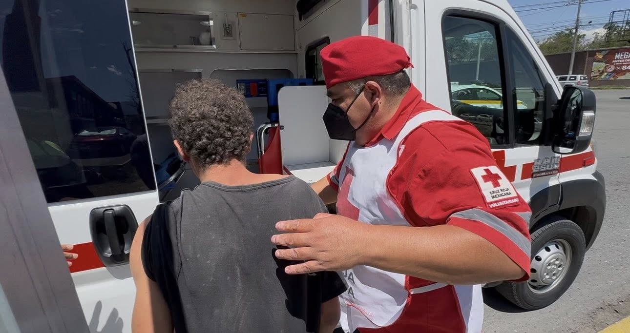Atiende Cruz Roja a joven herido con arma blanca