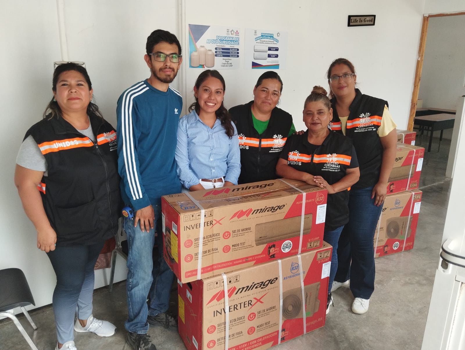 Entrega Municipio de 4-C minisplits a precios bajos