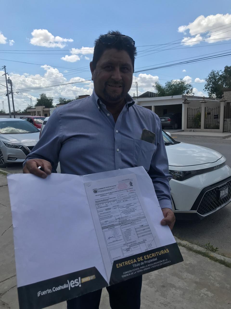 Intentan ‘abogados’ desalojar a familia