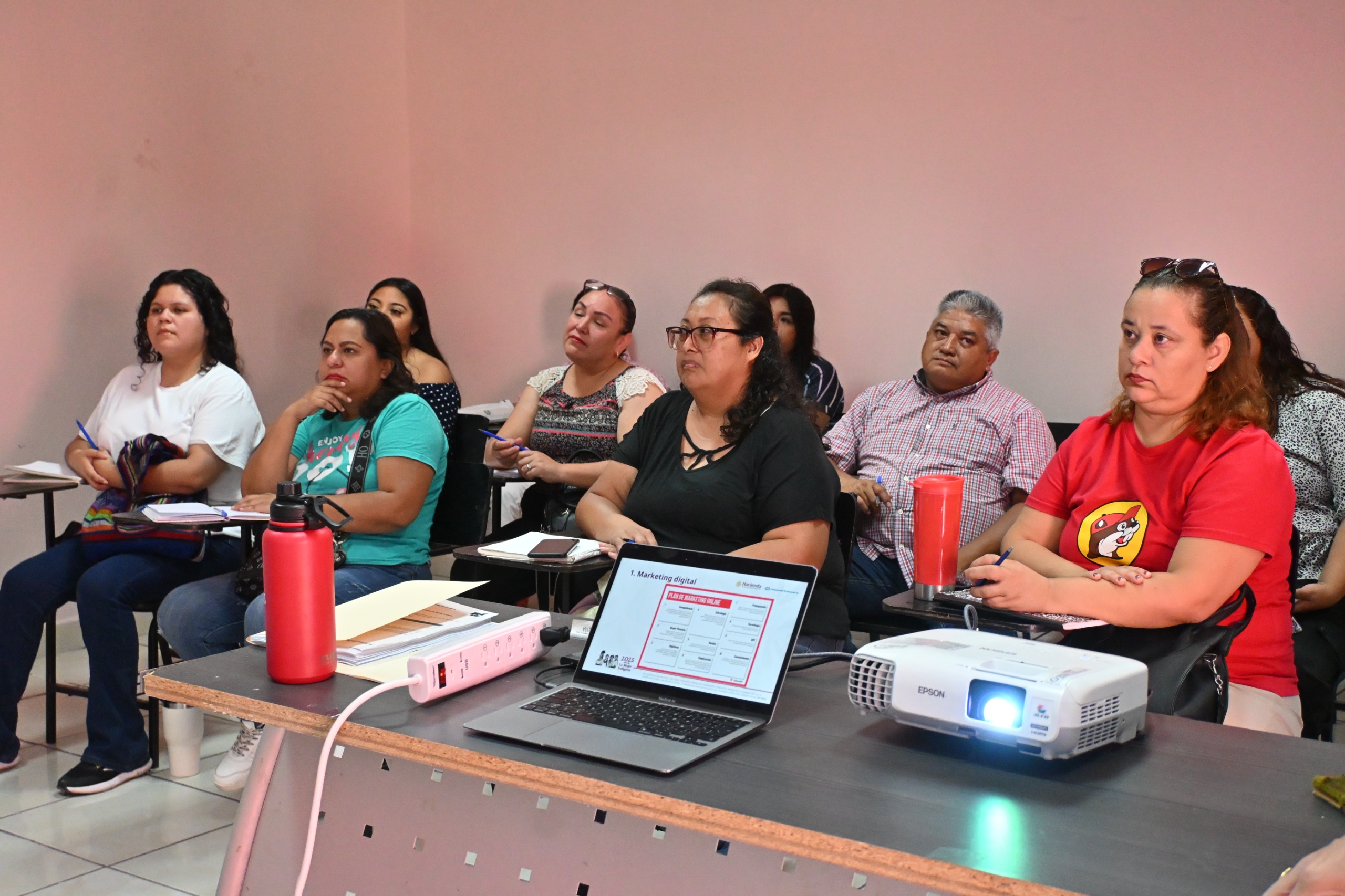 Emprendedores son la base de Frontera: Sari