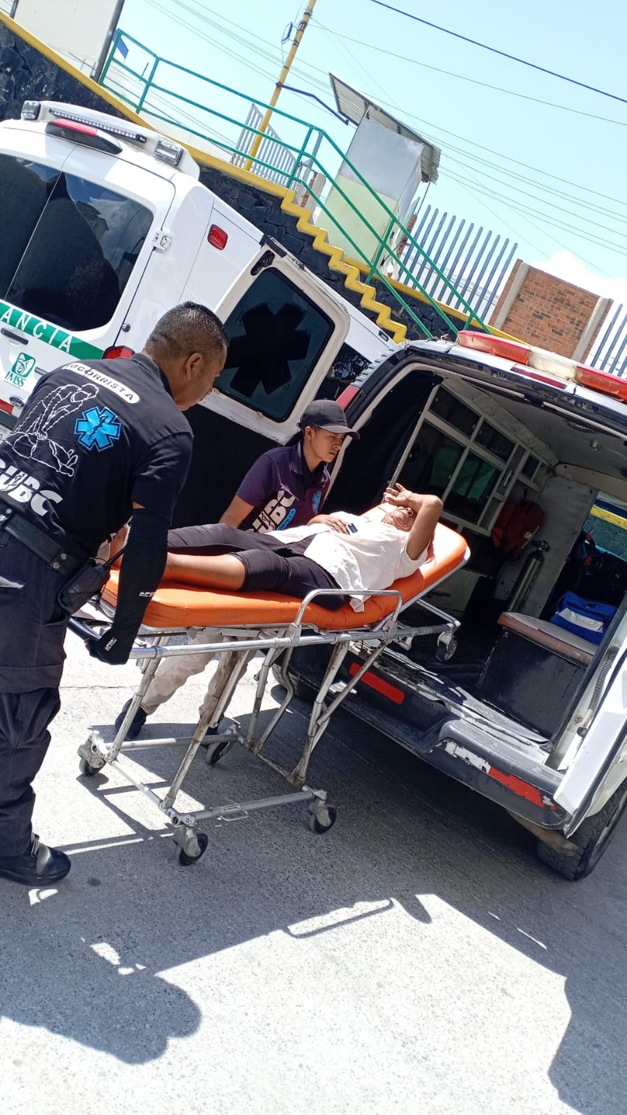 Arrebata a golpes a su madre de pensión
