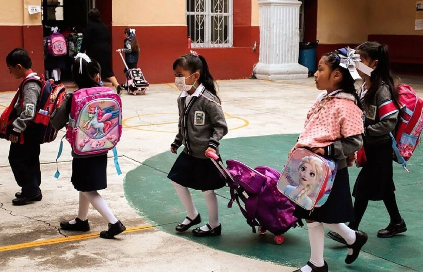 Regresan a clases más de 24 Millones de estudiantes