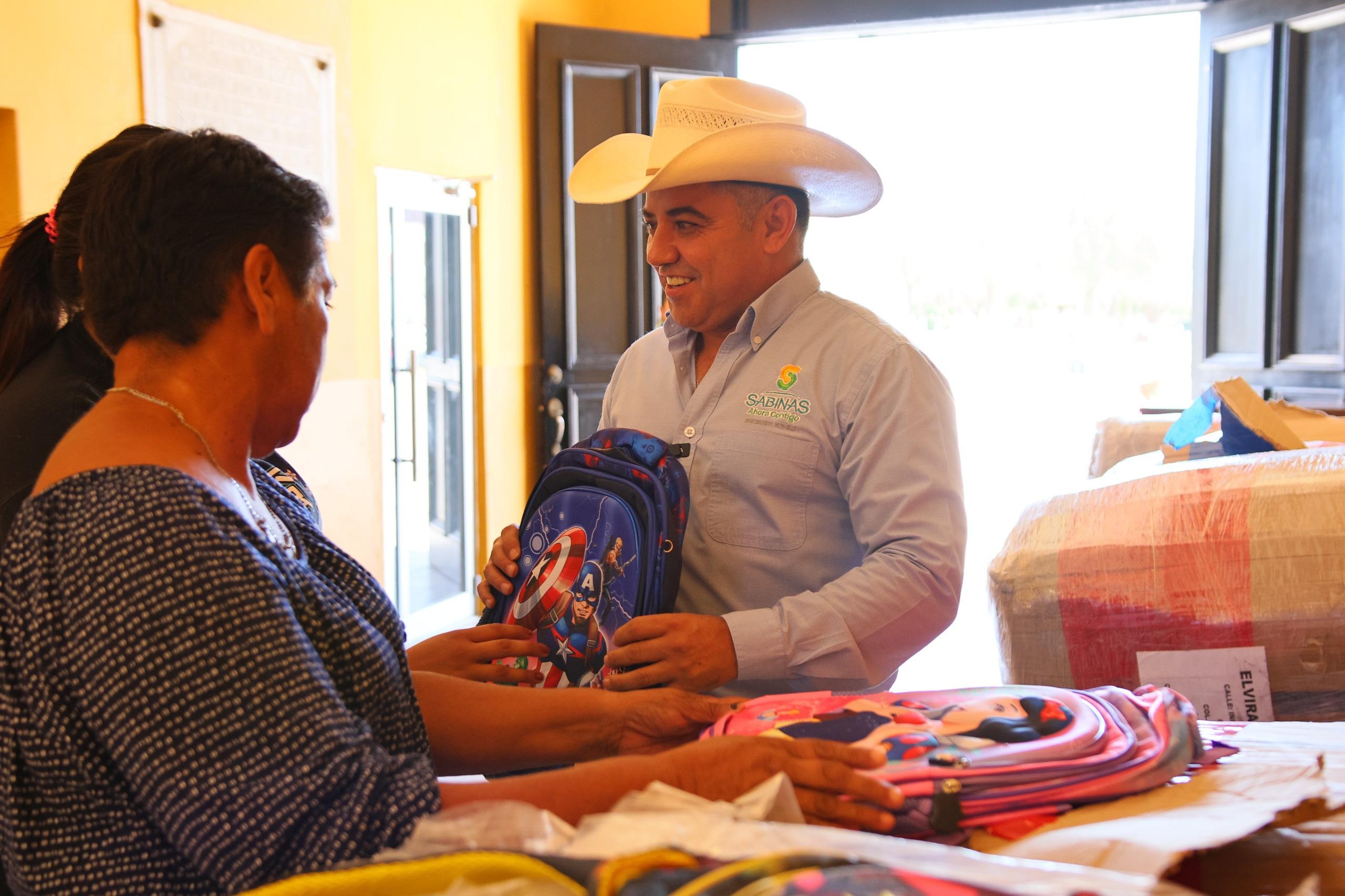 Apoyará Chano a los estudiantes de Sabinas
