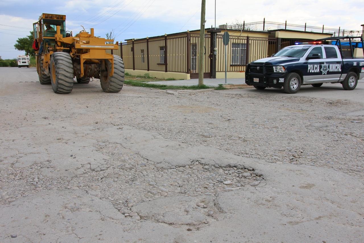 Inicia Chano recarpeteo de calle De los Héroes