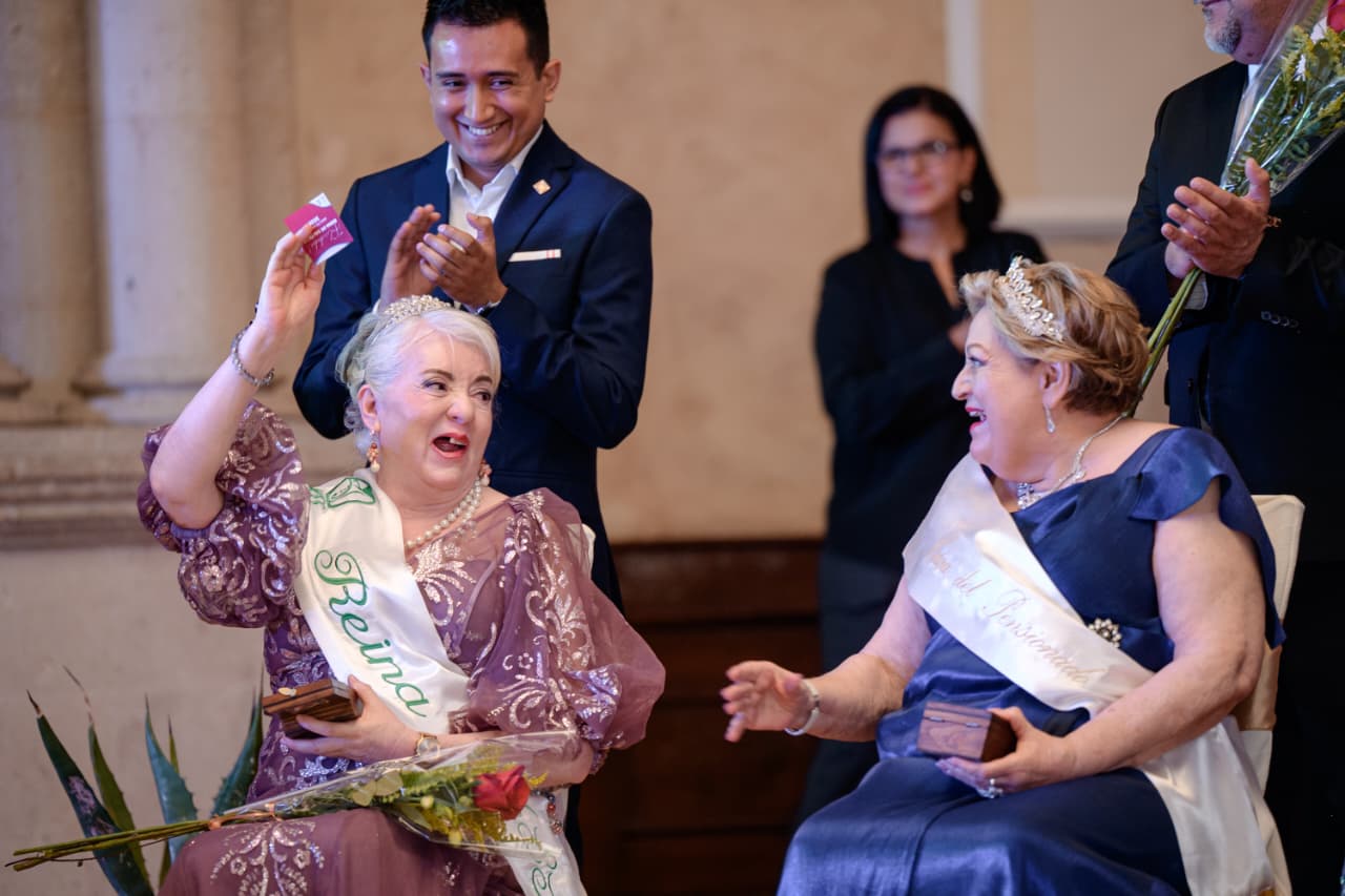 Es María la nueva reina de los Adultos Mayores