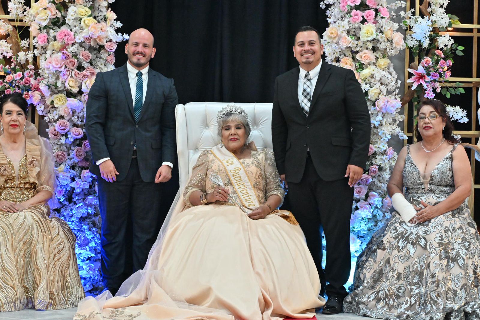 CORONA SAN BUENA A SU REINA DEL ADULTO MAYOR