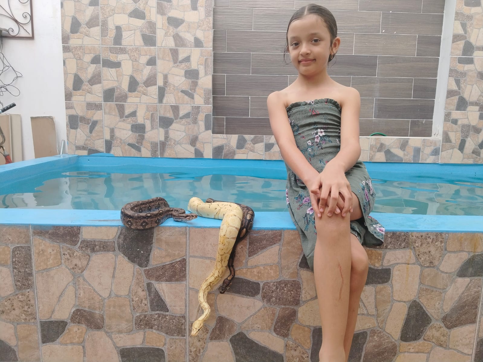 La pequeña encantadora de serpientes