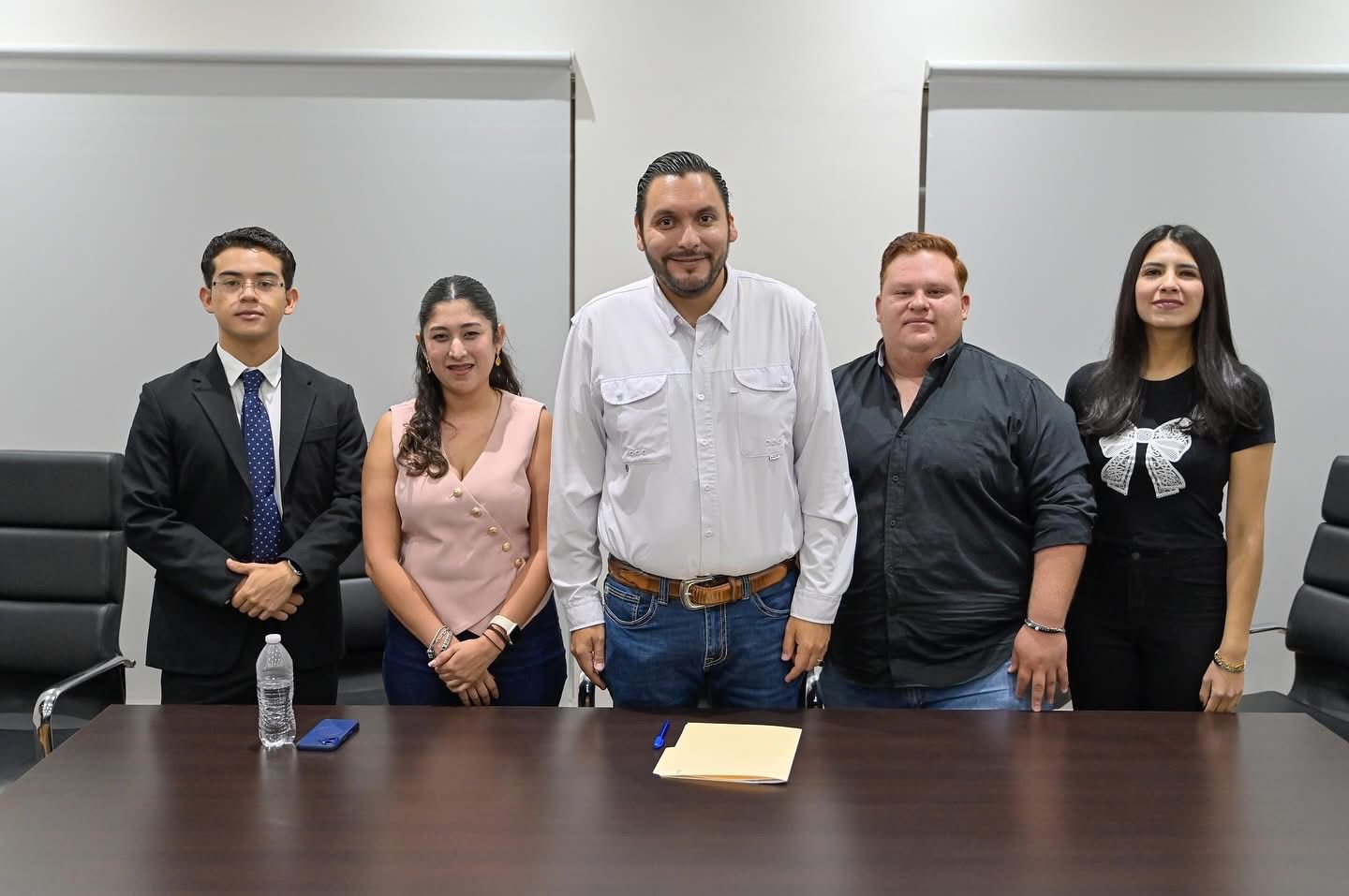 Impulsa Carlos el talento de jóvenes monclovenses