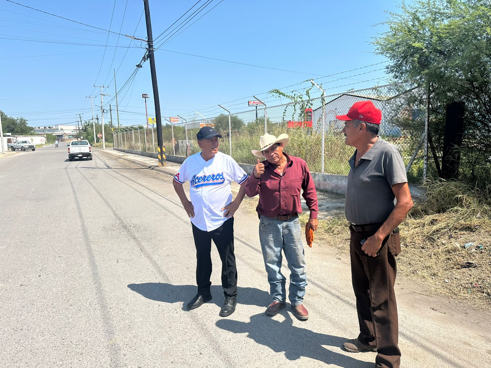 Resuelve Óscar Ríos peticiones ciudadanas