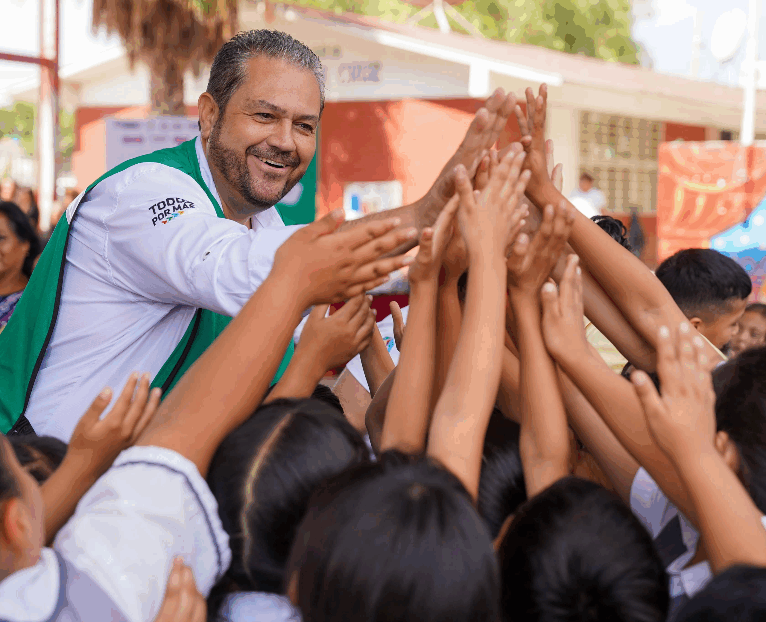 Lanza Tomás apoyo escolar en Ramos: entregarán 11 mil 500 paquetes escolares