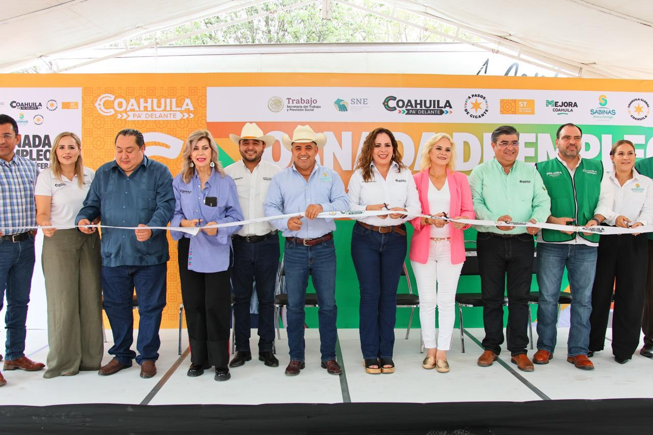 Gran respuesta en la Feria de Empleo en Sabinas