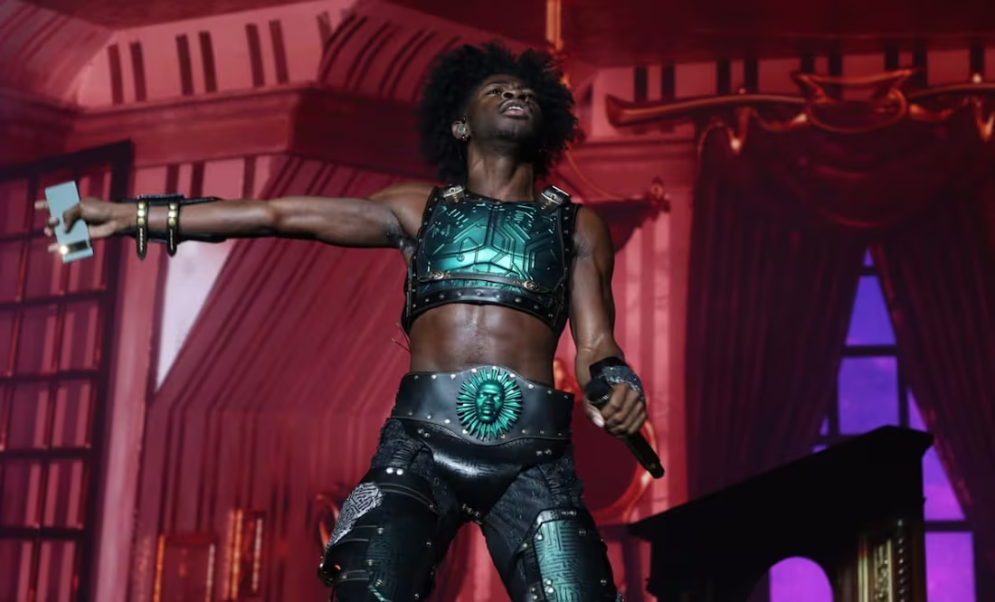 Lil Nas X se declara inocente tras polémico arresto; enfrenta cuatro cargos graves por los que podría ir a prisión