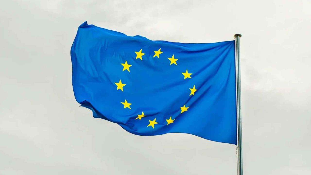 Tras nuevas amenazas de Trump, UE defiende su «derecho soberano» de regular a tecnológicas