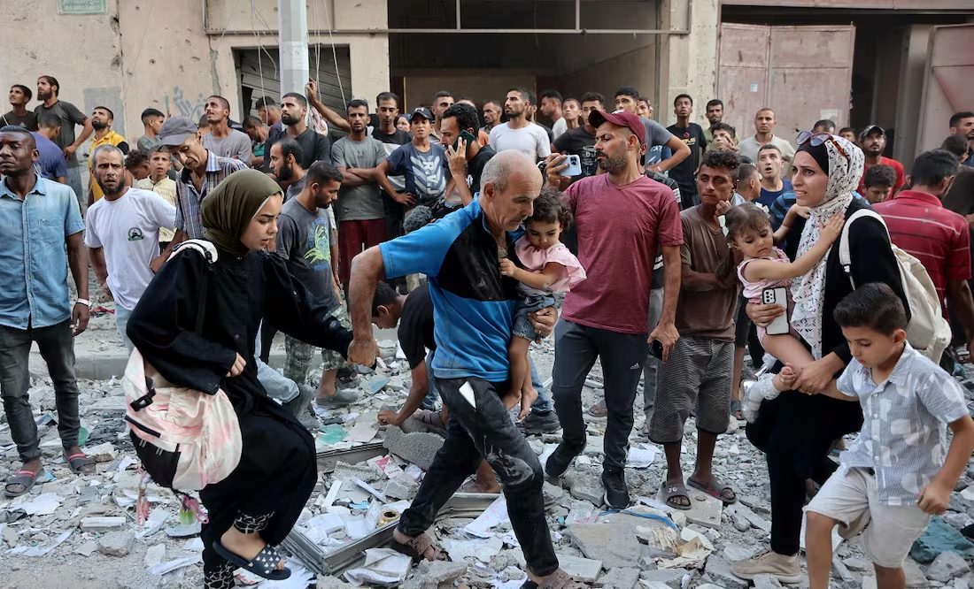 Israel m4ta a 12 palestinos en ataque a horno comunitario en Ciudad de Gaza; las fuerzas israelíes intensifican sus bombardeos