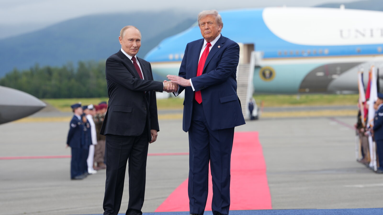 Presumen Trump y Putin avances; no hay acuerdo