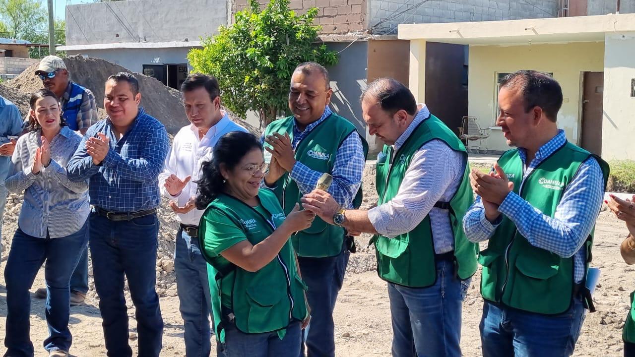 Arranca pavimentación en calle Gómez Farías