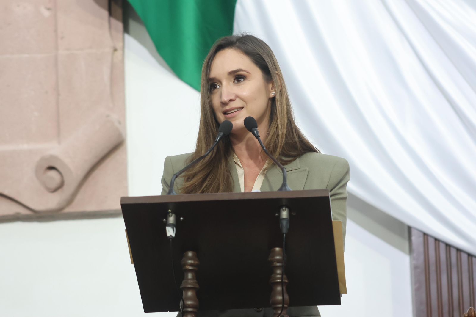 Urgente subsanar déficit de médicos especialistas