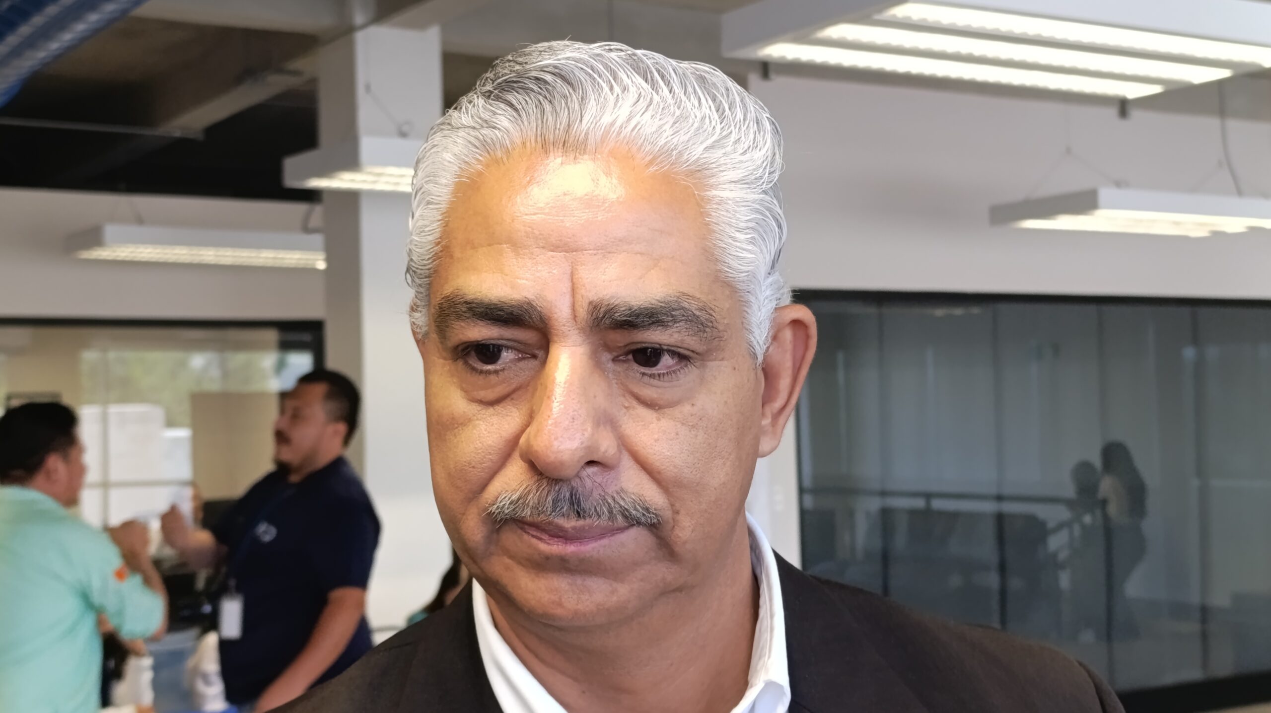 Denuncian desvío de recursos en 10 escuelas de Coahuila